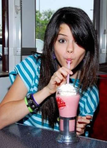 Selena Gomez (13)