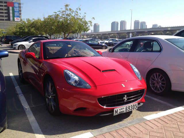 Autos lujo Universidad Americana de Dubai (35)