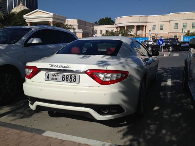 Autos lujo Universidad Americana de Dubai (6)
