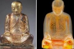 Escáner revela una momia de mil años en el interior de una estatua budista