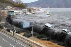 Taxistas japoneses y pasajeros fantasmas en área devastada por el tsunami