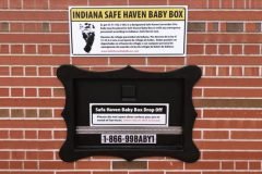 Instalan cajas para abandonar bebés en Estados Unidos