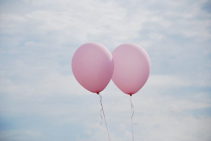 globos-rosas-en-el-cielo
