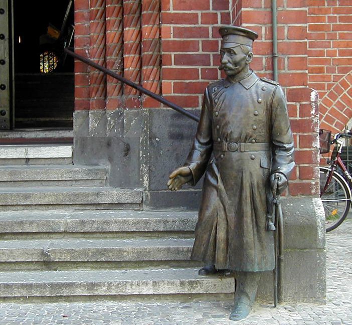 Wilhelm-Voigt estatua en Köpenick