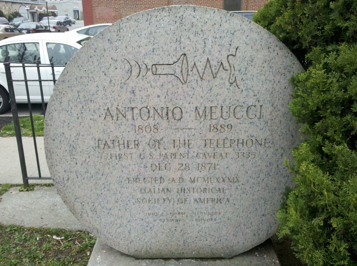 Antonio Meucci padre del telefono monumento