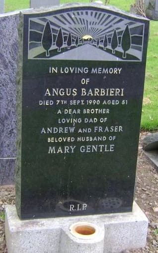 tumba de Angus Barbieri
