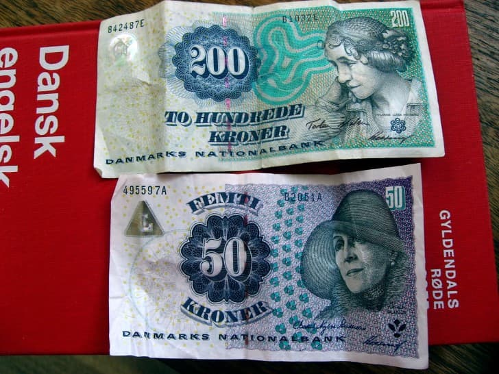 dinero danes
