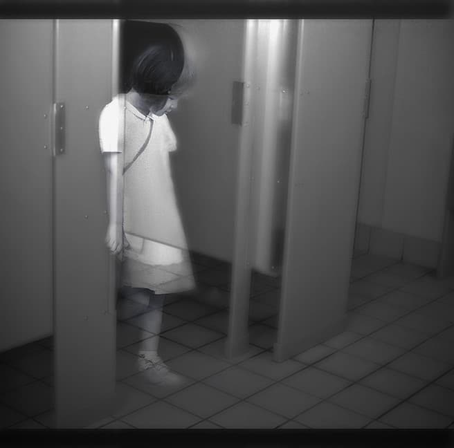 fantasmas en el baño japon