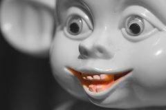 muñeco aterrador mirada loca(1)