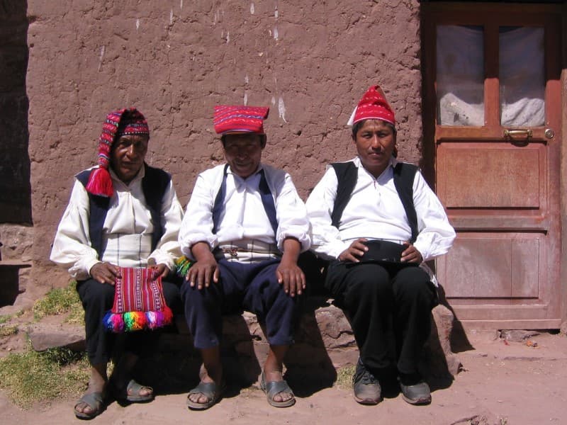 hombres peruanos