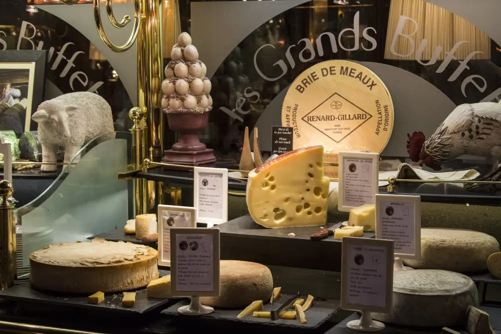 variedad de quesos franceses