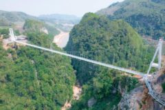 Bach Long puente de vidrio en Vietnam (1)