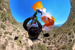 Escapa de la muerte en el último segundo tras fallar su paracaídas